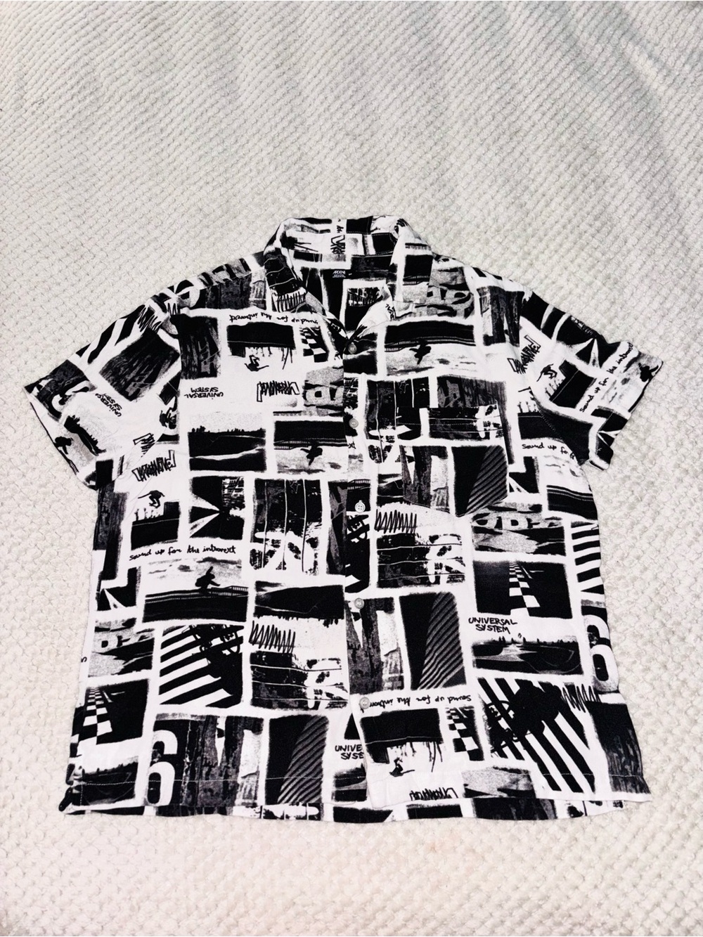 Ardene Black & White Graphic Button-Down Shirt